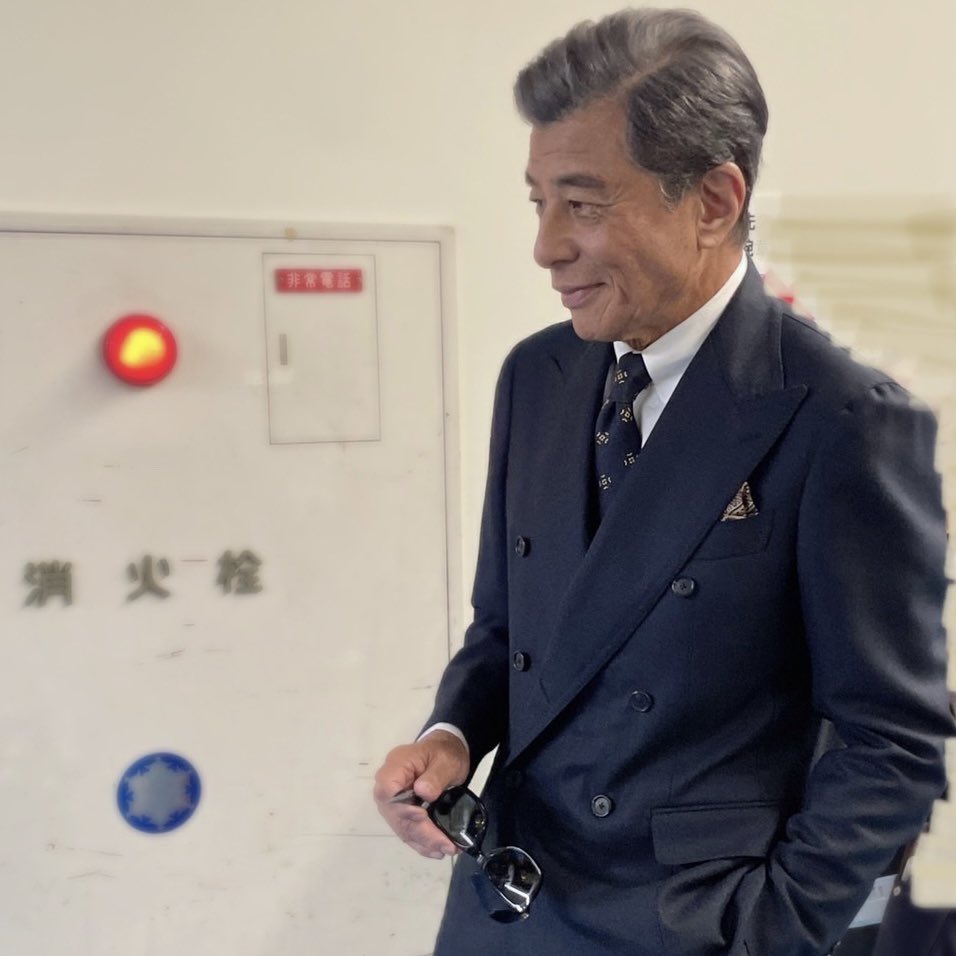 24時間テレビ 会いたいで 王林ちゃんの会いたかった舘ひろしがバラを持ってサプライズ登場 24時間テレビ45 Togetter