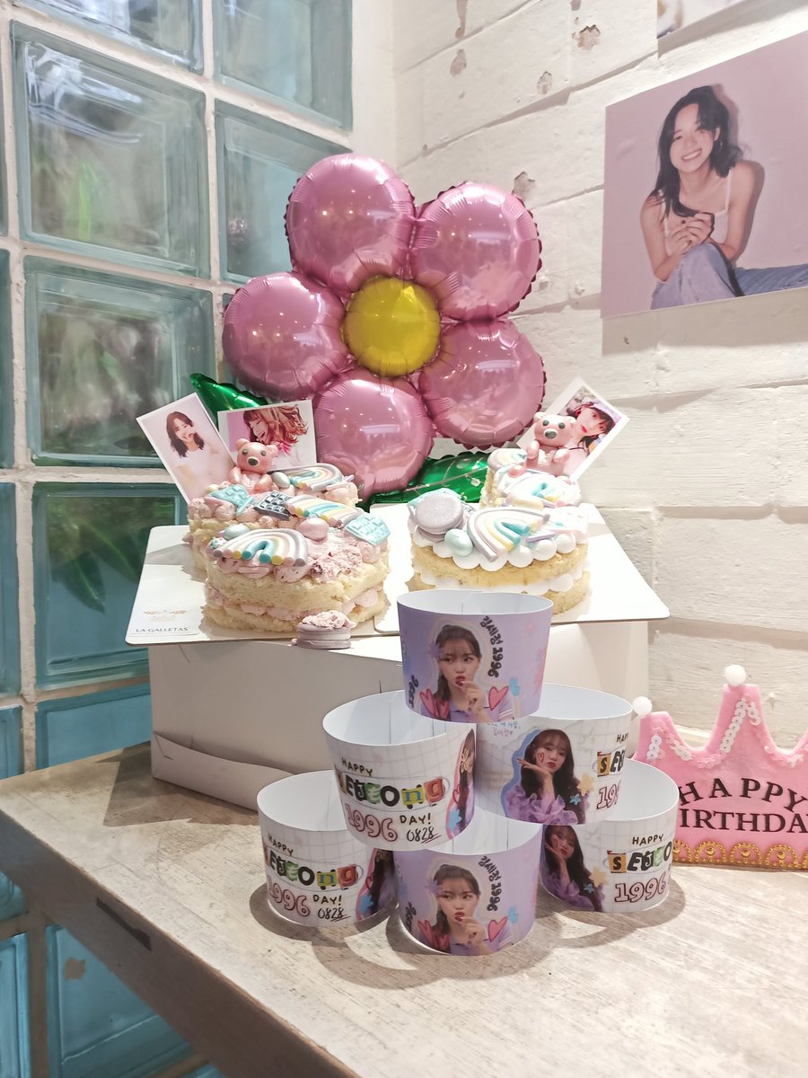 _kordaps's tweet photo. Nakakatakam yung cake po.. Gutom lang po.. https://t.co/4gNl2EWZLn