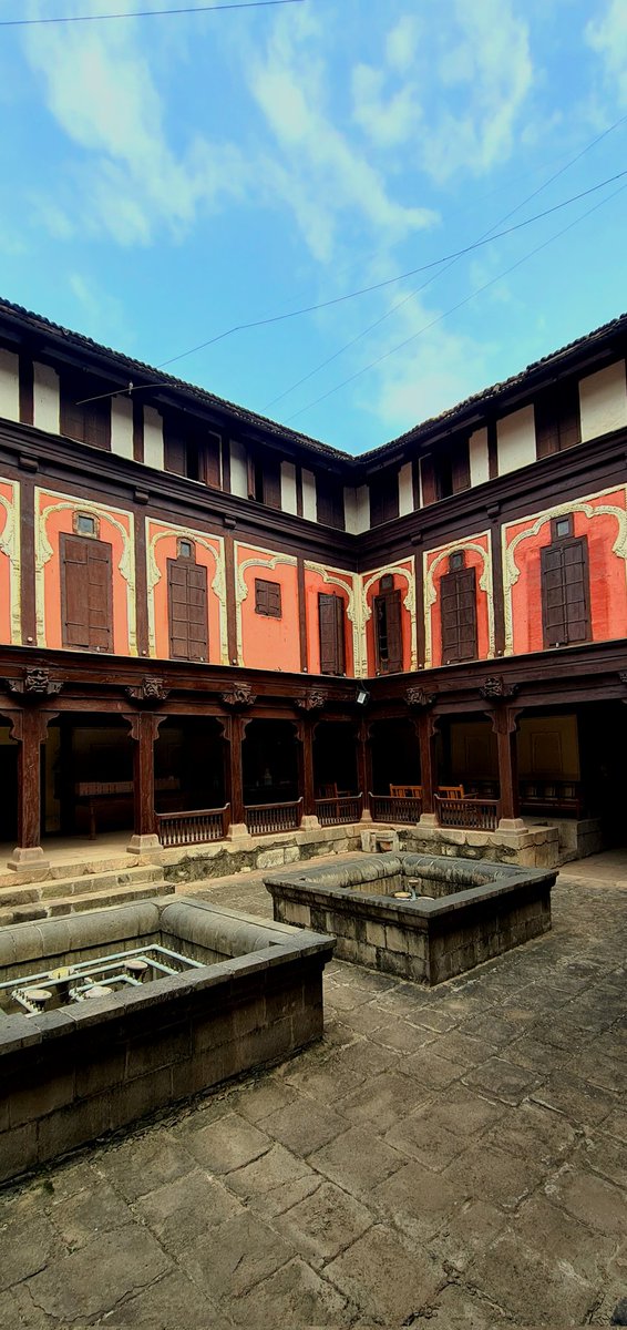 pai_nitin's tweet photo. What a brilliant Sunday
Pune heritage walk with
@GodboleSandeep ,so knowledgeable, sincere and really holding up Punes ethos
#Puneheritagewalk #mustdosunday https://t.co/YFnG0c8En1