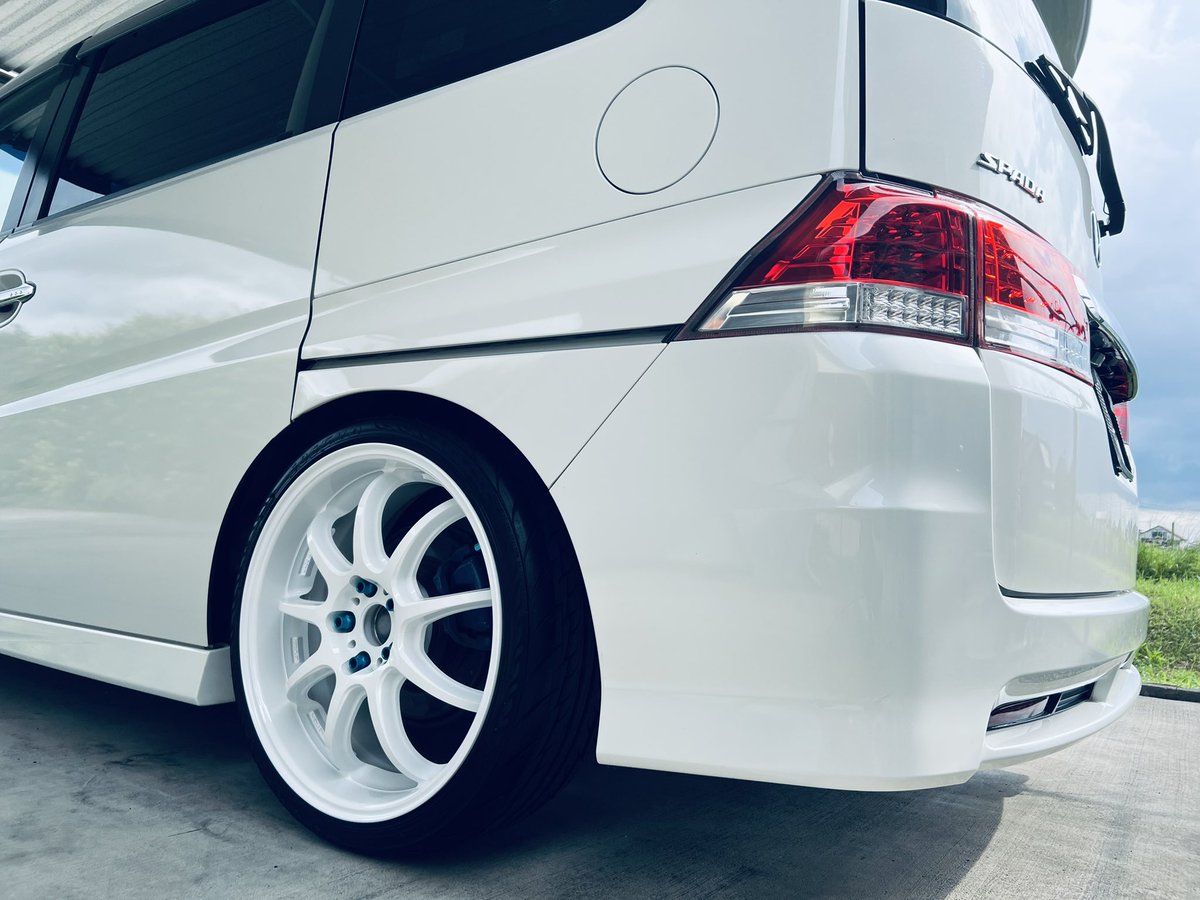 kazuPC9's tweet image. 午前中は洗車
昼は用事
夕方はrotrexのオイル量のチェックとブローオフの調整
タイヤWAXも久しぶりに塗っといた✨

何日車高高いの我慢できるかなぁ😆

#ステップワゴン #rotrex #ブローオフバルブ #D9R