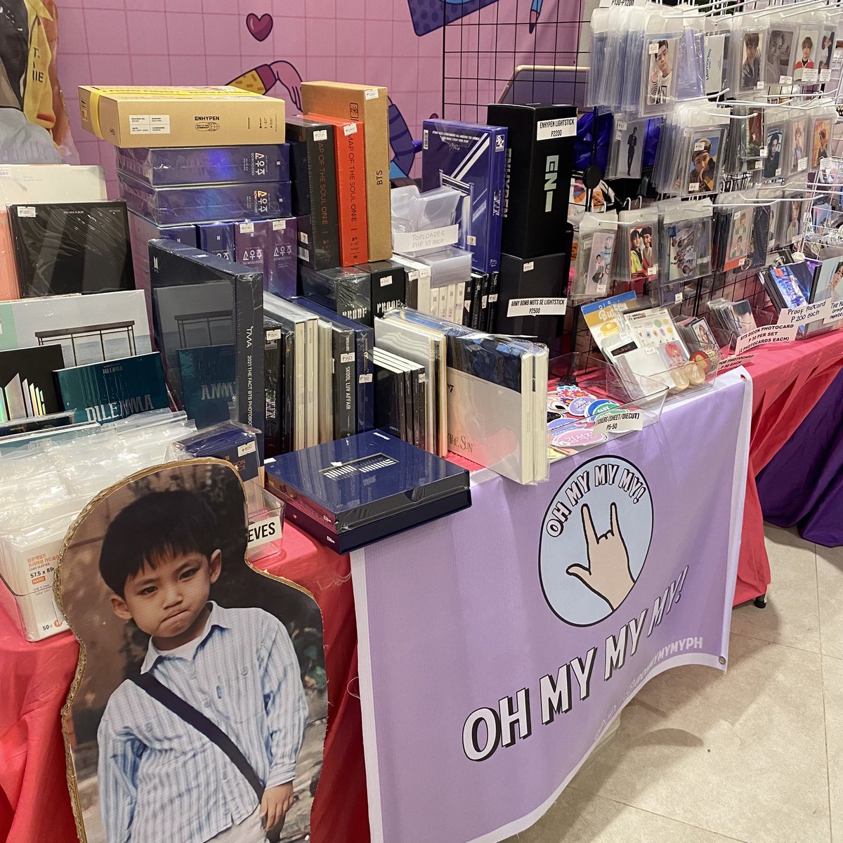 OHMyMyMyPH's tweet photo. DAY 2 at Venice Hallyu Festival! 💜

few stocks left, so make sure to drop by!! we're here until 8pm only! 🥰 https://t.co/98cF3Dzzos
