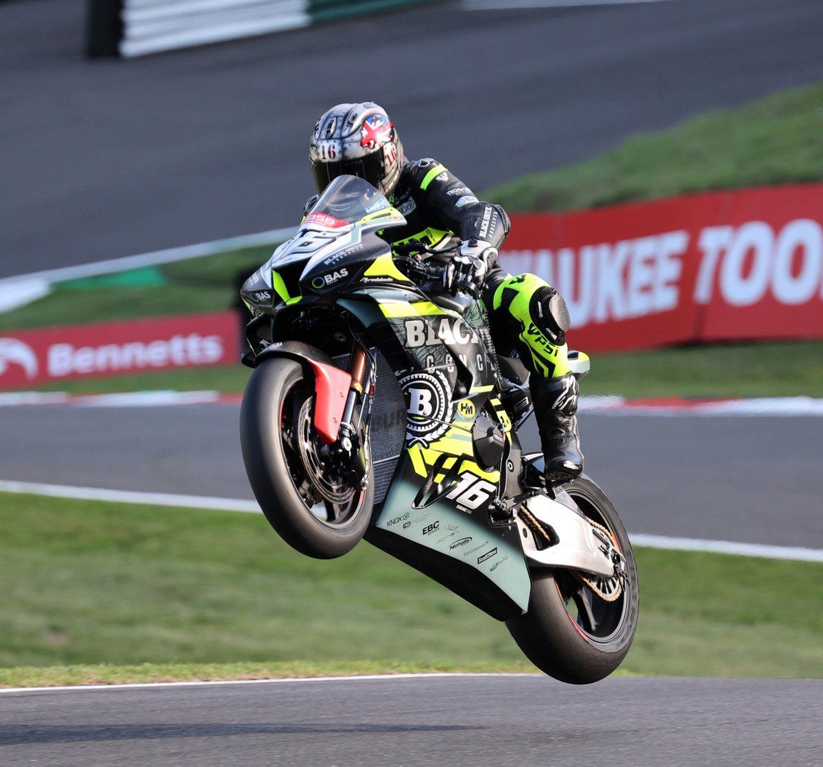 lukehopkins_16's tweet photo. Day one @CadwellPark for @officialBSB is done. P26. Feeling good. Smashed my PB. Looking forward to race one today. #BringItOn #fullsend @HMQuickshifter #blackonyxconcepts @ebcbrakesuk @GBRacingEU @knoxarmour @moto_aero @SarcoidosisUK #NCC #BASGroup #JRIndustrial #Scuff2New https://t.co/wBJqHcyeM7