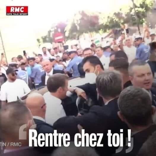 Maribambelle95's tweet photo. @CNEWS Comportement irrationnel d’un chef d’état , arrivée en Algérie avec un masque et bain de foule sans masque et on voudrait que le peuple est confiance https://t.co/hKSVVdF5Ip