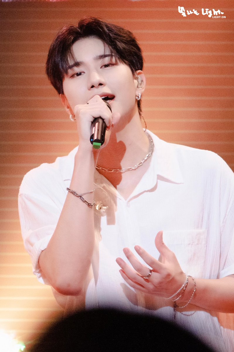 lighton1109's tweet photo. 220828 오사카 프리뷰

너무 예뿌 ʘ̥﹏ʘ

#VICTON #빅톤
#강승식 #승식 #SEUNGSIK #スンシク https://t.co/twUyFsE80V