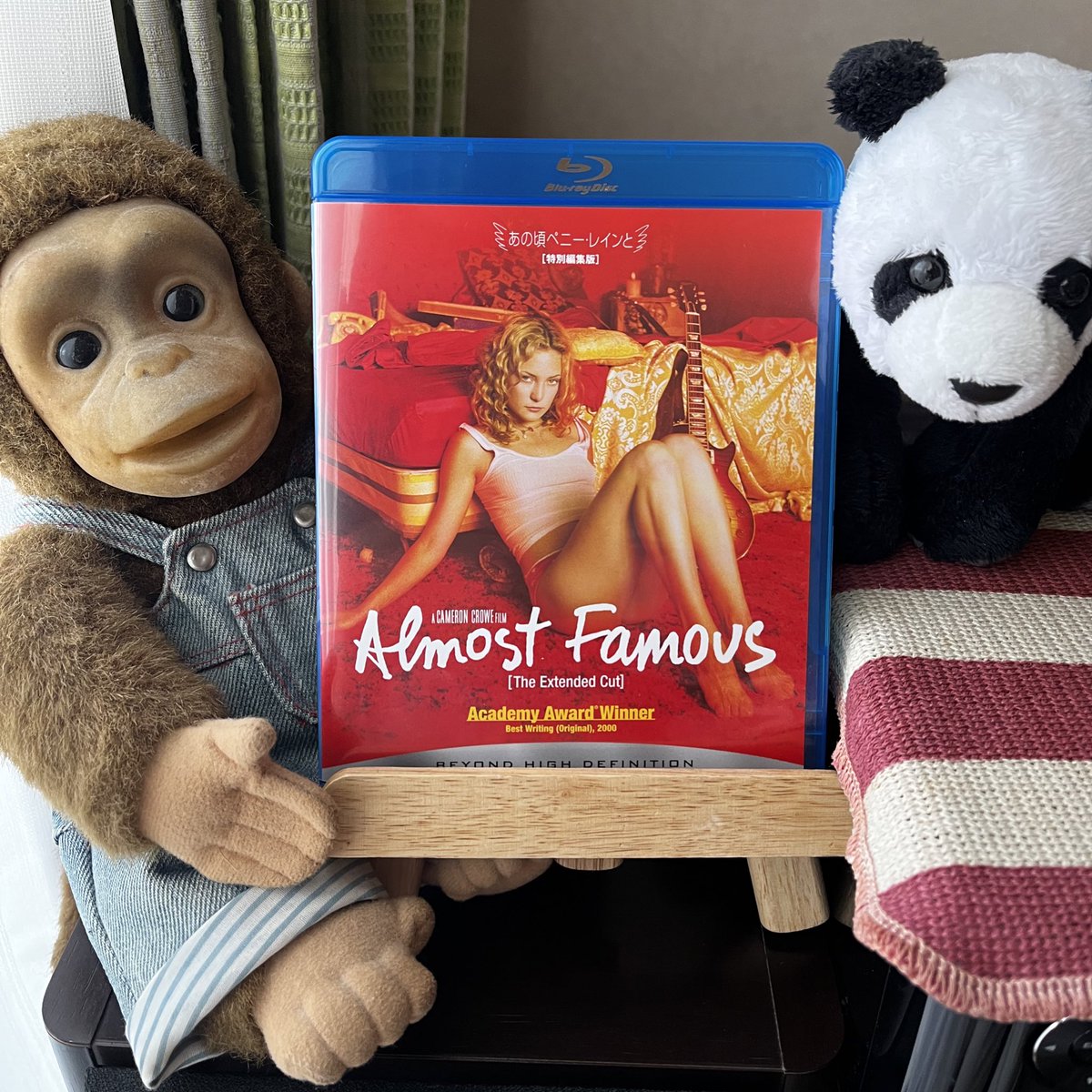 nexus7a's tweet photo. とにかく音楽が素敵で胸がキュンとなる映画。
ロックミュージシャンと一緒に過ごすのってこーいうこと、を擬似体験できるのがおもしろい。
エルトン・ジョンのTiny Dancer♪をみんなで合唱するシーンが印象的。
#あの頃ペニー・レインと
#エルトン・ジョン
#tiny_dancer https://t.co/268AYwqPnz