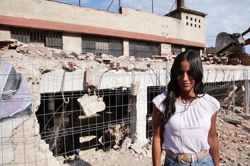 LeahPattem's tweet photo. In a widely miscalculated publicity shoot, politician @begonavillacis romanticises evictions &amp; demolitions of the homes of marginalised communities, placing Madrid further along the trajectory to normalising institutional violence in tackling poverty. https://t.co/X86P1UzqiD