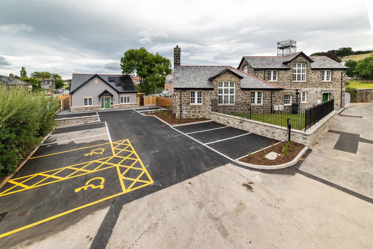 nwpsbuilders's tweet photo. We have just completed our Hen Ysgol, Llanwrst of @ClwydAlyn first ever energy efficient Beattie Passive bungalow and the conversion of the former school building into three apartments.
Read more about this scheme here:
https://t.co/MPlZHGe5x3 https://t.co/qjQ18A9sto