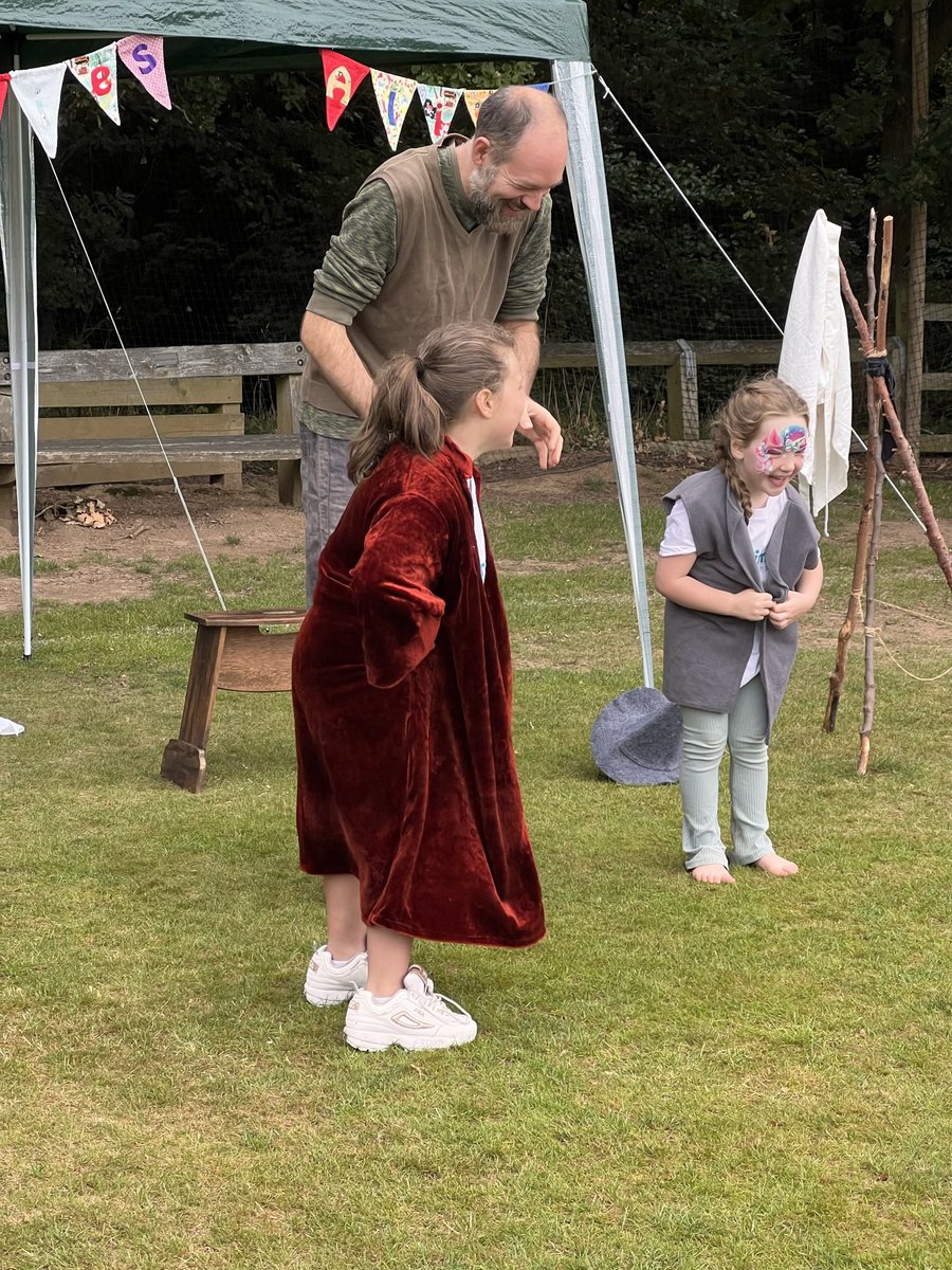 LBofoundation's tweet image. A day of laughter, new friendships and total acceptance of their #limbdifferences thank you to everyone involved @CawthorneCC @DanJarvisMP @HYWEL_ROBERTS @debrakidd @Mrs_H11 @watts_verity @KoalaaCommunity @openbionics @OpenHousePicts @BAPPforBolts @magsanimals