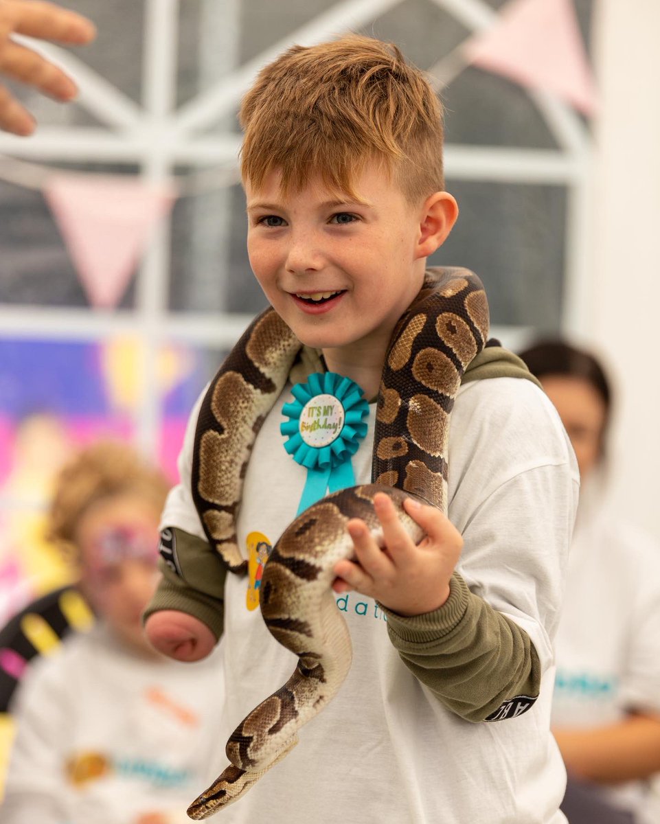 LBofoundation's tweet image. A day of laughter, new friendships and total acceptance of their #limbdifferences thank you to everyone involved @CawthorneCC @DanJarvisMP @HYWEL_ROBERTS @debrakidd @Mrs_H11 @watts_verity @KoalaaCommunity @openbionics @OpenHousePicts @BAPPforBolts @magsanimals
