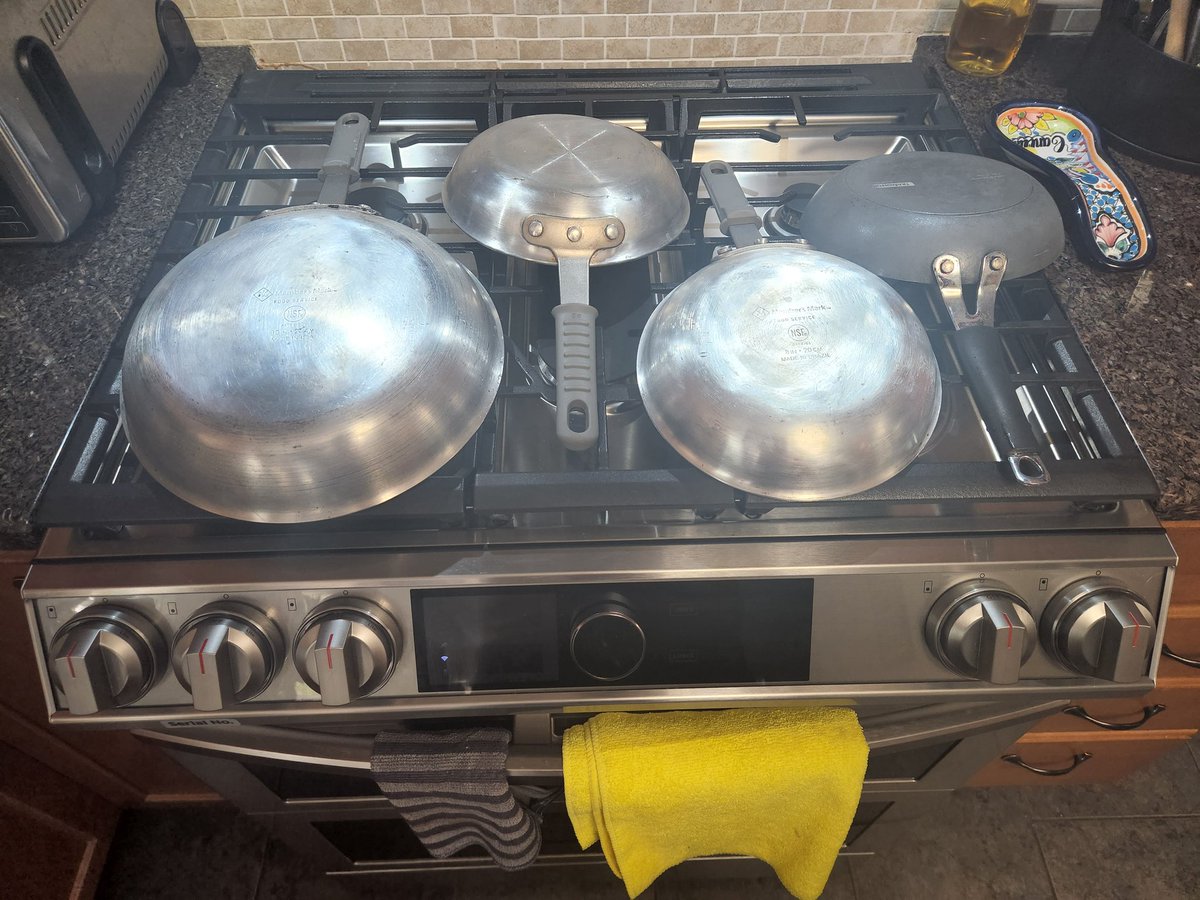 Feeling a little OCD this morning? 
This little activity will positively take care of that. 
As a bonus, you'll have some much cleaner frying pans...