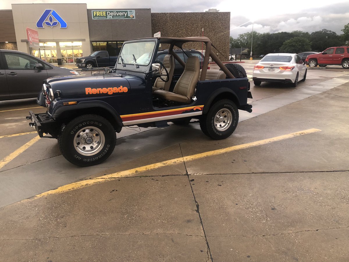TigerManMcKool's tweet photo. This is the sexiest vehicle I’ve ever owned! I designed and applied the stripes myself. Going to do the hood stripes next but I just had to drive it!! https://t.co/BfDxWfzag2