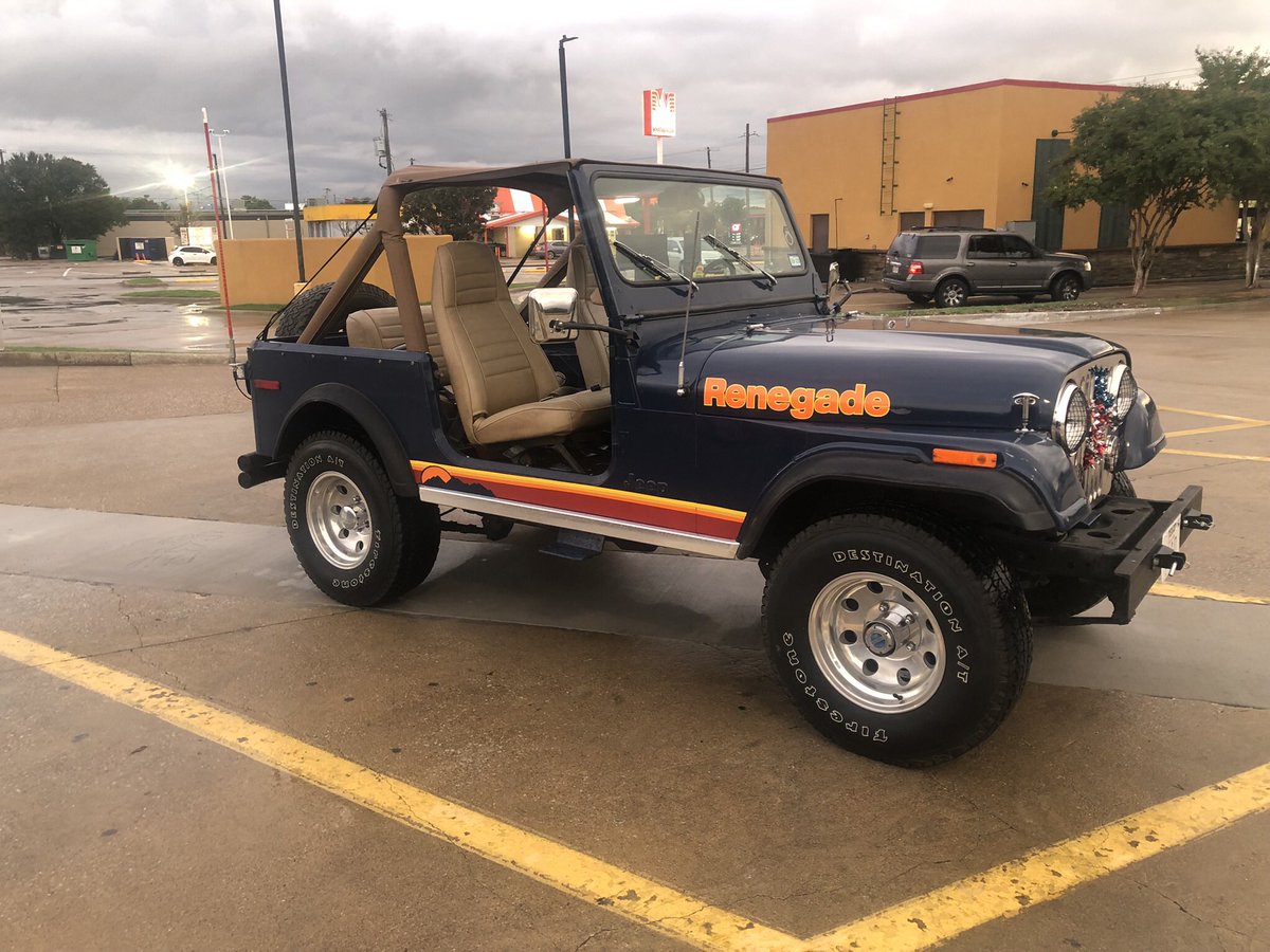 TigerManMcKool's tweet photo. This is the sexiest vehicle I’ve ever owned! I designed and applied the stripes myself. Going to do the hood stripes next but I just had to drive it!! https://t.co/BfDxWfzag2