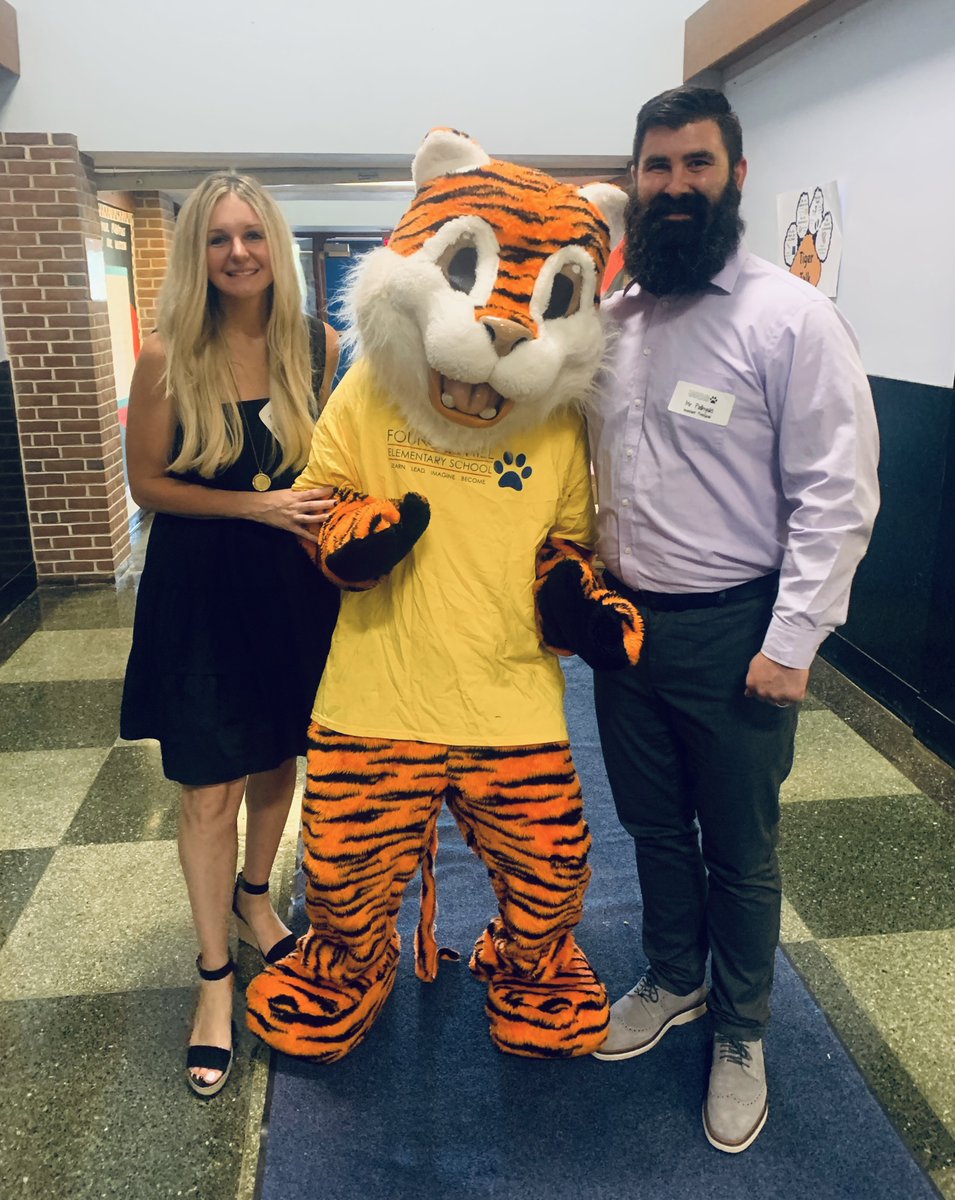 Between the Southside Stride and Kindergarten Open House, our Kindergarten students are officially ready for the first day of school! #BASDProud #HillHappenings
❤️💙🐯