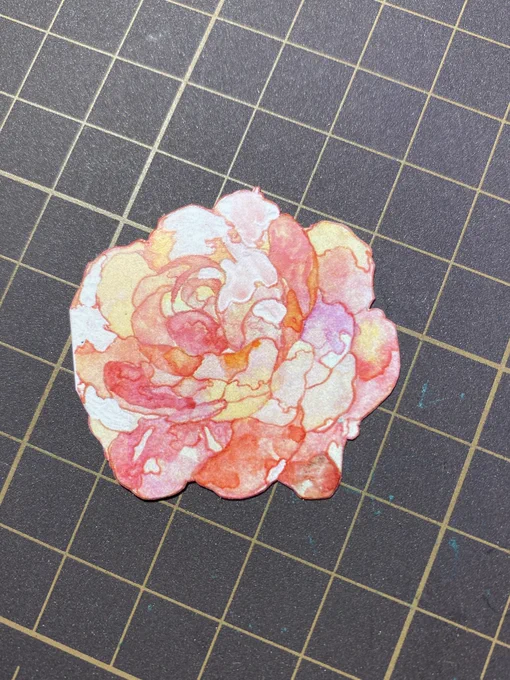 ちょっと向きが違いますが、ビフォーアフター的な画像です。全ての構成要素が分解されて立体的に組み上がっているのがわかりますでしょうか。 