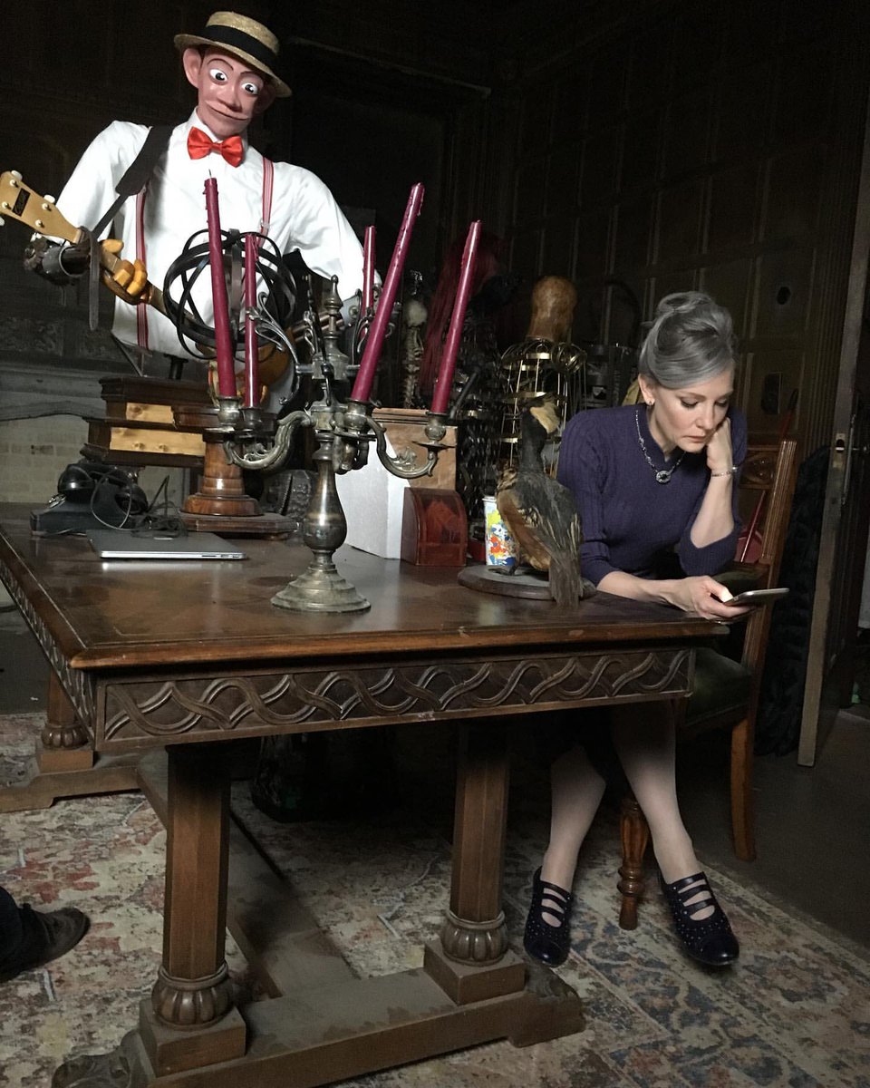 bbblanchett's tweet photo. New photo of Cate Blanchett on the set of 'The House With A Clock In Its Walls' https://t.co/BB2srPmhkB