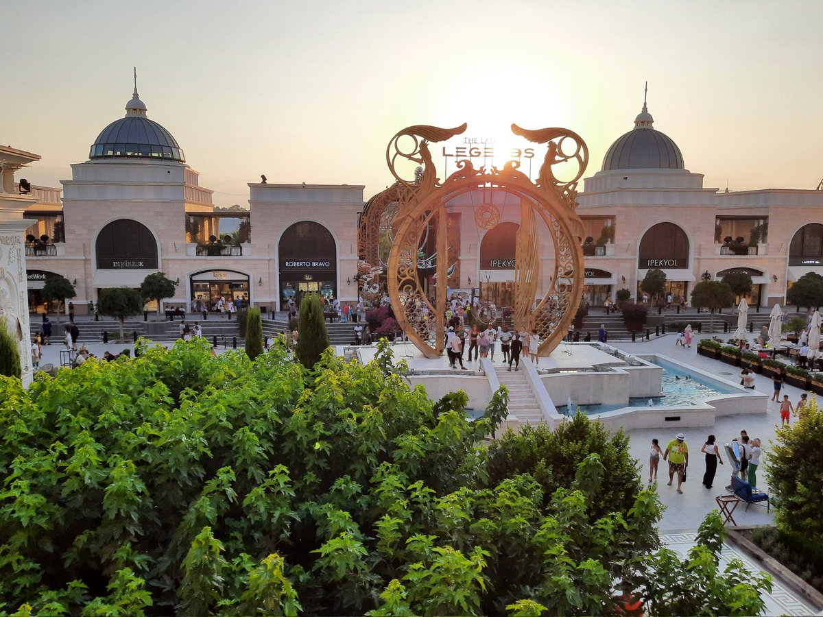mathis_gullon's tweet photo. #LateTweet - Had the chance to stop by #LandofLegends in #Turkey.
• Hyper Coaster is the most "cleverly designed" Mack layout I've ever experienced.
• The Masha and The Bear zone is an example of great masterplanning & design execution.
• There is now a #YullbeGo there! https://t.co/EP1YCQLD8J