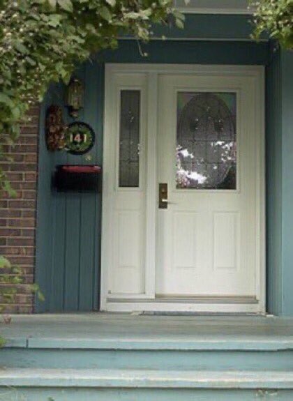 mcfrsPIO's tweet photo. Something to THINK about - Can We Find You In An EMERGENCY? @MontgomeryCoMD Ensure you & your family KNOW your home address & make sure we (@mcfrs @MCFRS_EMIHS & all 1st Responders) can SEE the address numbers on your home https://t.co/KMBaVLpU13 #MoCoSafety https://t.co/kMkqjmvGTO