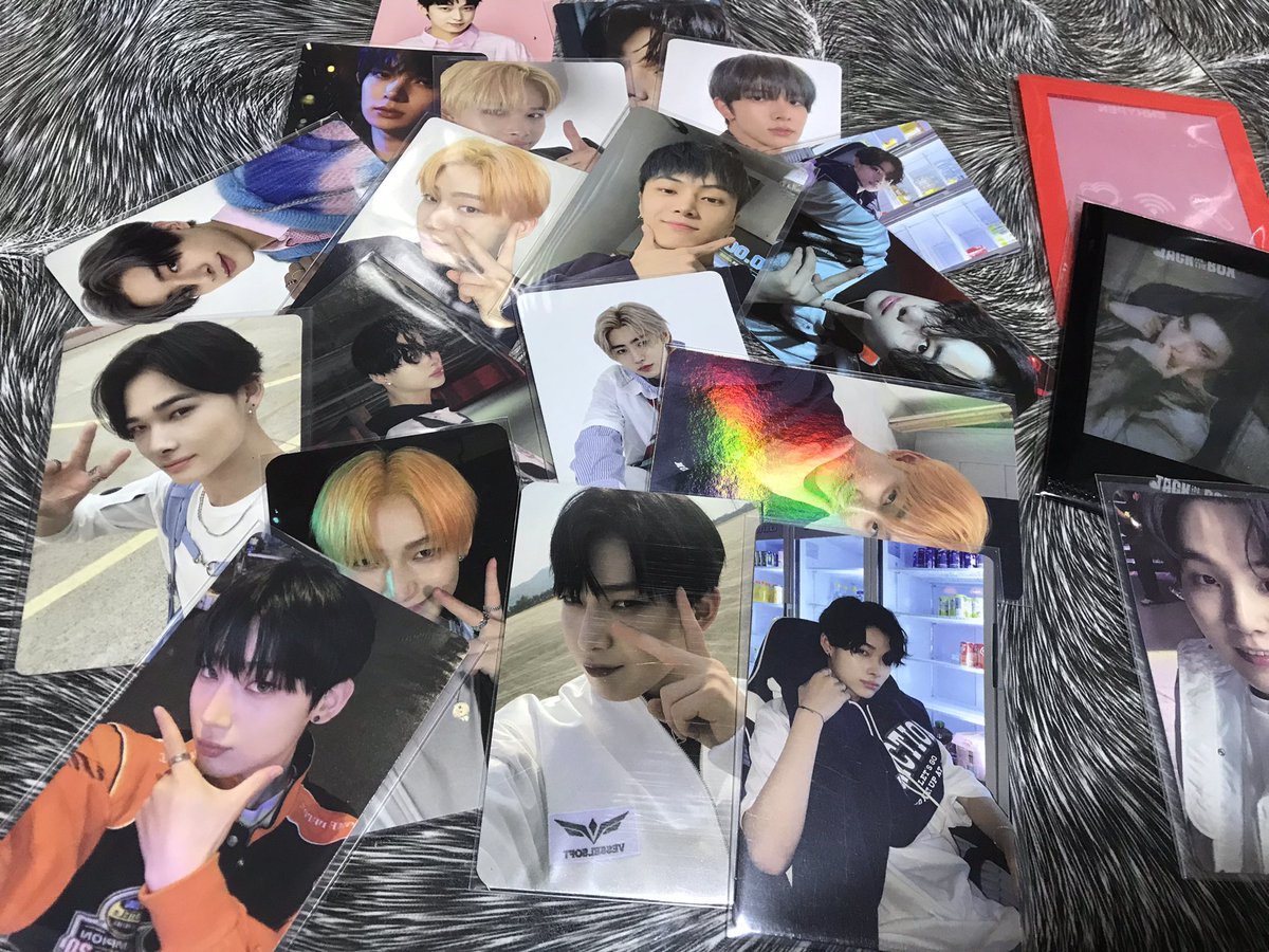 kandykshop's tweet photo. wts lfb #kandyKONHAND 

Enhypen manifesto photocards

Selca pc - 290
Non selca - 250
LD pc - 300

Reply mine + pic to claim https://t.co/Ek04I8zllZ