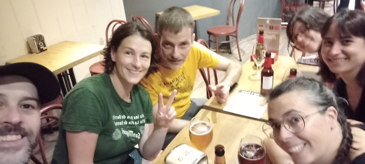 nenagamba's tweet photo. Hem desmuntat el carrer i no ens ho creiem. @ComissioPapin hasta el fin! https://t.co/v9lKrti7ET