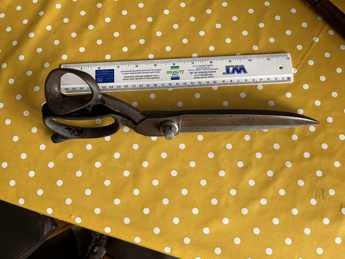 monwysyn's tweet photo. @Whiteley1760 hi do you know anything about these they have a chrome plated bolt in the middle https://t.co/F90WEDlzAj