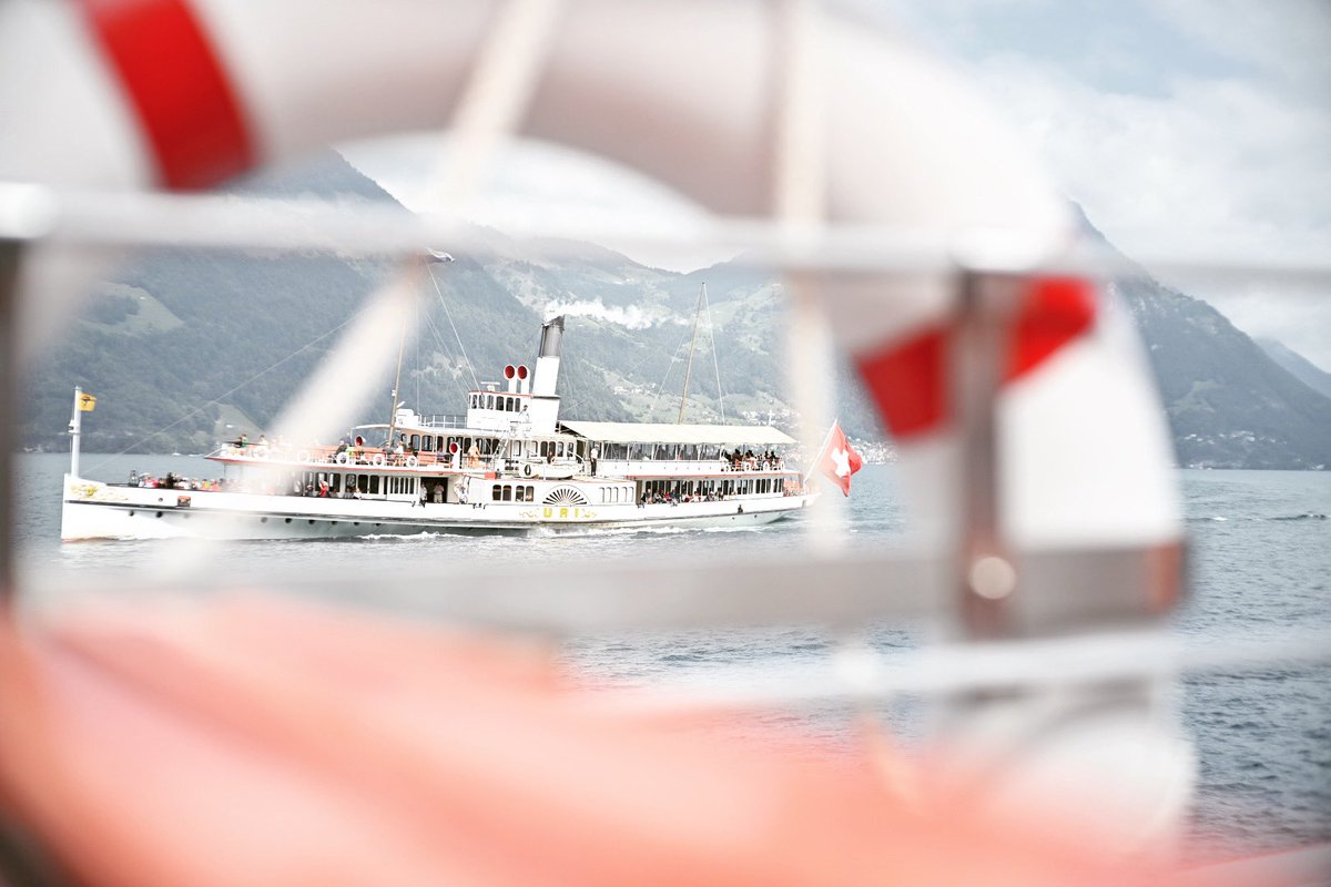 Dampfschiff's tweet photo. Sonntag Nachmittag 

Geniessen @lakelucerne1 #dampfschiff #uri #vierwaldstättersee @infokantonuri #innerschweiz https://t.co/Awy9iPDROi