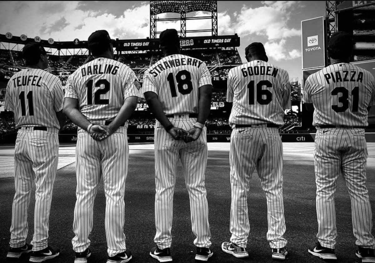 Seeing my favorite baseball player of All-Time #DarrylStrawberry 🍓in the middle of such a special day at #CitiField was amazin’ - The <a href="/Mets/">New York Mets</a> #OldTimersDay was long overdue, but well worth the wait! It truly was a Home Run! 

#LiveDreamBe #LGM #MetsOldTimersDay