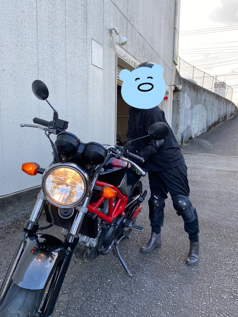 ema_0813's tweet photo. バイクゲットしたので改めまして💦

名前:エマ
年齢:20代
性別:🚺
住み:東海地方
車種:VTR250
身長:156cm

#バイク初心者 
#バイク女子
#バイク女子になりたい
#バイク女子と繋がりたい 
#バイク好きと繋がりたい
#VTR250 https://t.co/ZBVbf8M0wf