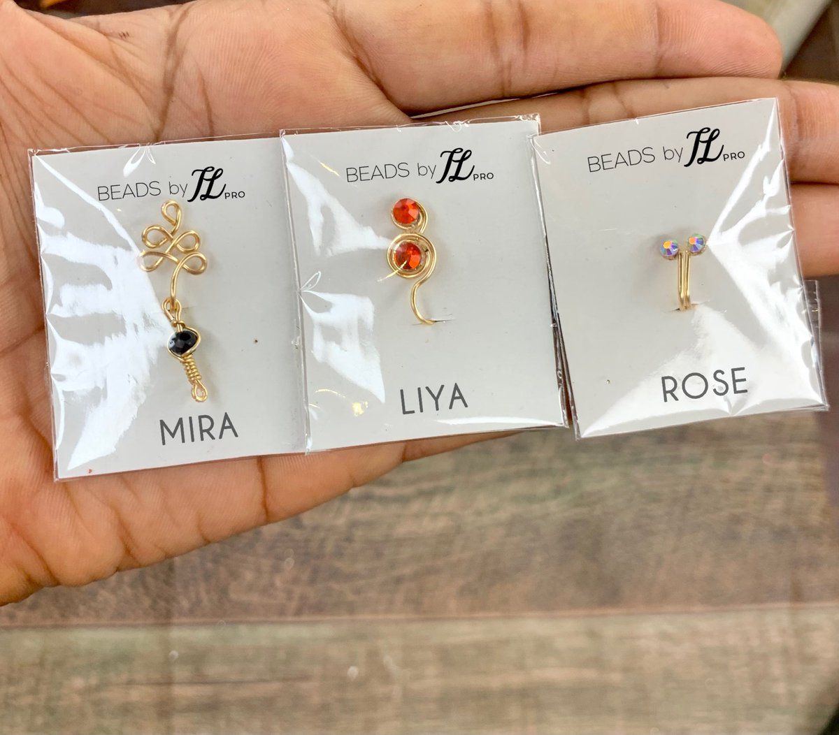 beadsbytlpro's tweet photo. Wire NoseCuffs ✨
MIRA - 2000
LIYA, ROSE - 1500
IZZY, ALMA, CIARA,HEART - 1000 https://t.co/ppcP9BGtH0