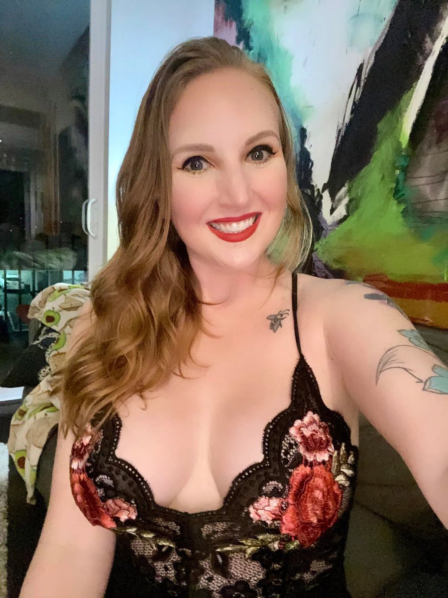 janainabrown_'s tweet photo. 46 y/o, mom of 2... Drinks, movies, baseball and sleeping cuddled 😂 this is me... Want to be my crush? Follow ❤️‍🔥 https://t.co/psuJMUJRzK