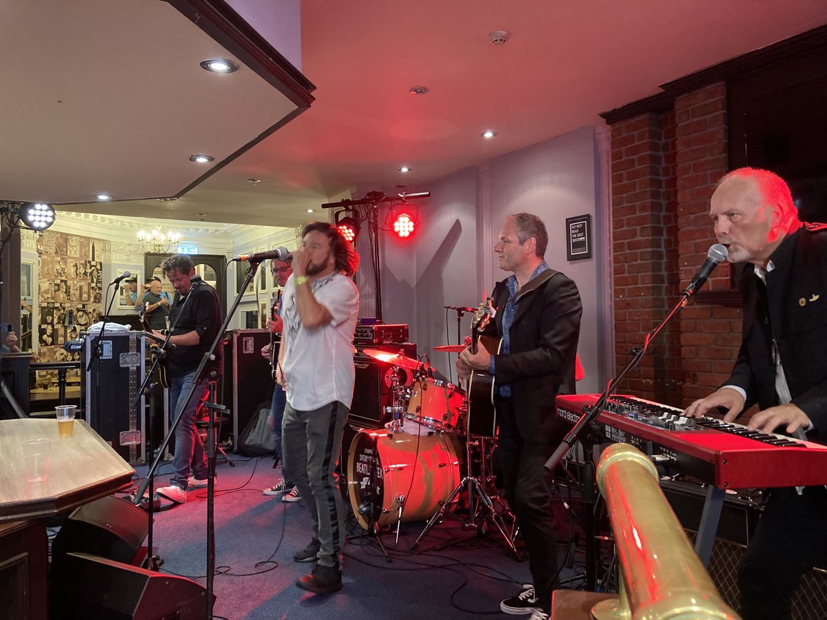 lisaontheradio's tweet photo. Another surprise guest appearance by @jaygoeppner at @Beatleweek, this time with #NorwegianBeatles. Love it! #WheresJay https://t.co/p3Wi2ODFlC