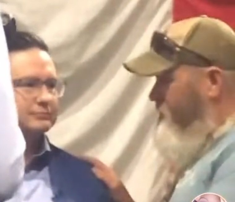 Poilievre has not denounced the attack on Chrystia Freeland. And here’s why. Here’s a photo of Pierre Poilievre with Elliot McDavid. I might remind people too, that Chrystia Freeland and Justin Trudeau are Poilievre 2 biggest threats in the long term. This is no coincidence.