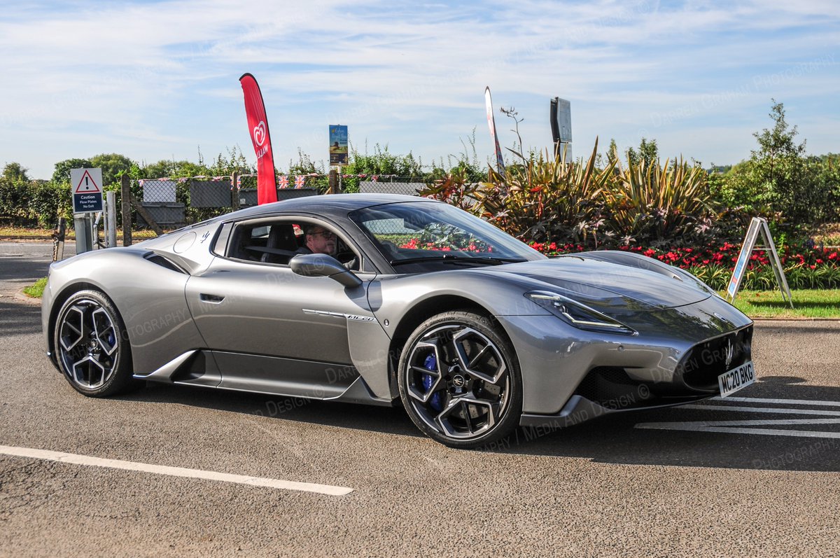 darrenfoto's tweet photo. #maseratimc #maserati #maseratigranturismo #mc #maseraticlub #maseratilife #maseraticars #MC20 #supercar #maseratilove #maseratilifestyle #cars #maseratifans #carsofinstagram #PetrolHeads Meet at #Runnymede #PleasureGardens https://t.co/bK6SIkGuBg