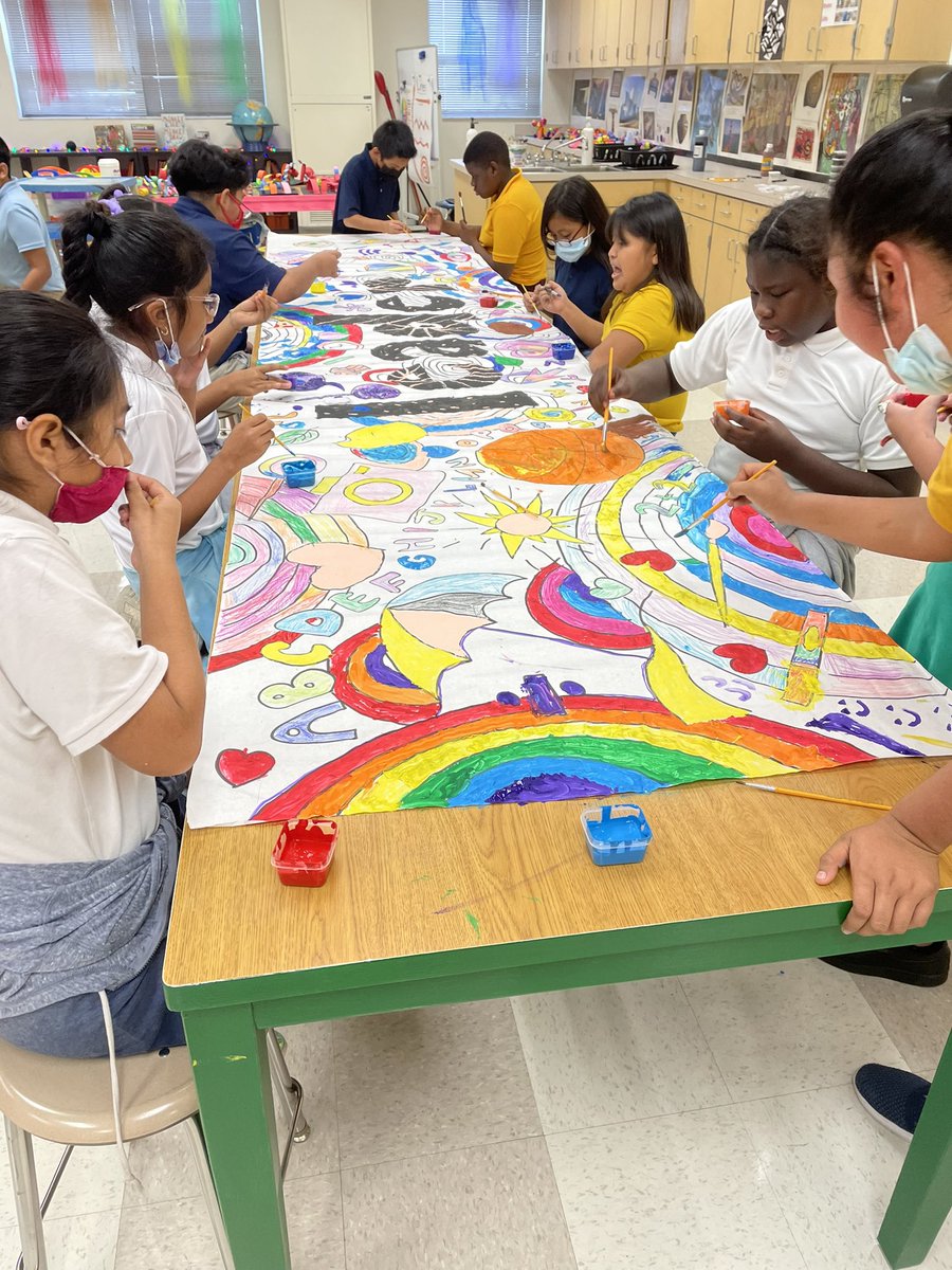 Synergizing with a school collaborative mural 🎨 <a href="/PinecrestSOARS/">PinecrestSOARs</a>