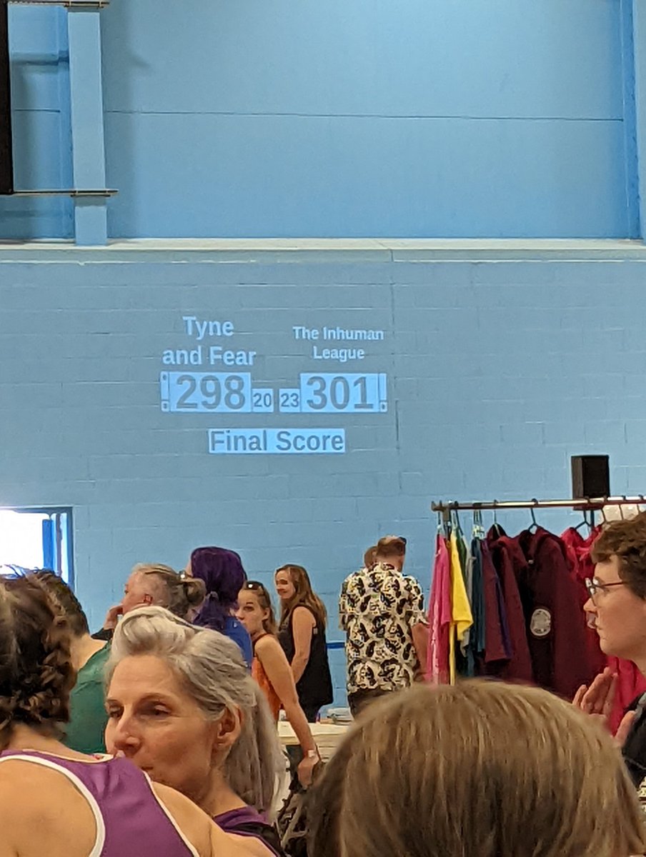 After two minutes of overtime jam, that's a hell of a score. Well done to <a href="/InhumanLeague/">The Inhuman League</a> and <a href="/TyneAndFear/">Tyne & Fear</a>, such a good game! #BackOnTrack #rollerderby #mrda