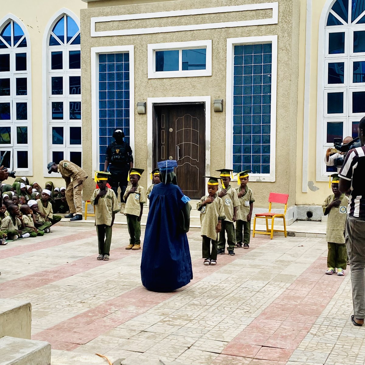 MatawalliA's tweet photo. Primary 1 pupils of Lawan Bukar Integrated Community School (LBICS) Maiduguri reciting the 🇳🇬 National anthem and National pledge flawlessly, to the admiration of all #LBICS ⁦@KentPage⁩ ⁦@EduCannotWait⁩ https://t.co/cfHtvUCGKr