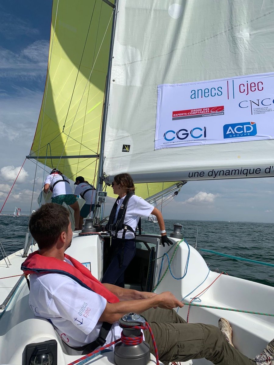 CGCI_'s tweet photo. By ⁦@ANECSnational⁩ ⁦@CJECnational⁩ Bravo aux équipiers et au skipper qui ont vogué au cours de ce 31e Challenge Voile des EC et CAC - CGCI est fier de vous accompagner - ⁦@CNCC_audit⁩ https://t.co/uHMjawYolM
