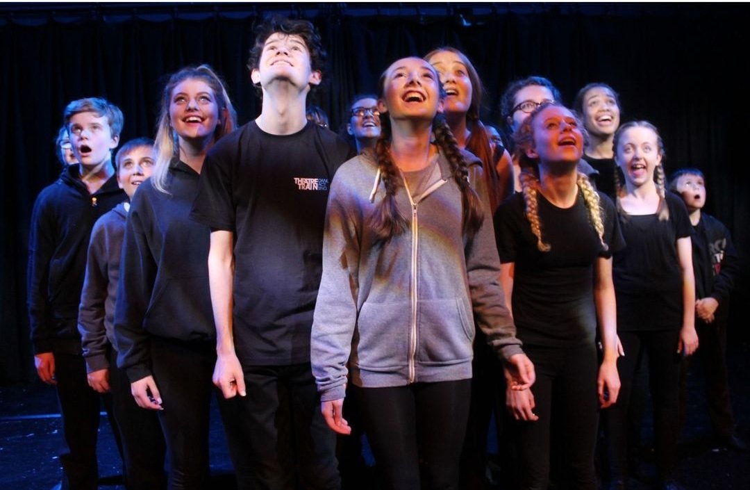 Hillingdon_TT's tweet photo. Theatretrain isn't just another theatre school, it really is about giving children and young people the space to explore the world and find their place in it.

Now offering a 1 week free trial and a FREE weeks tuition AND T-shirt if you sign up for the term. Available until 10/9 https://t.co/UFkrV5uNKw