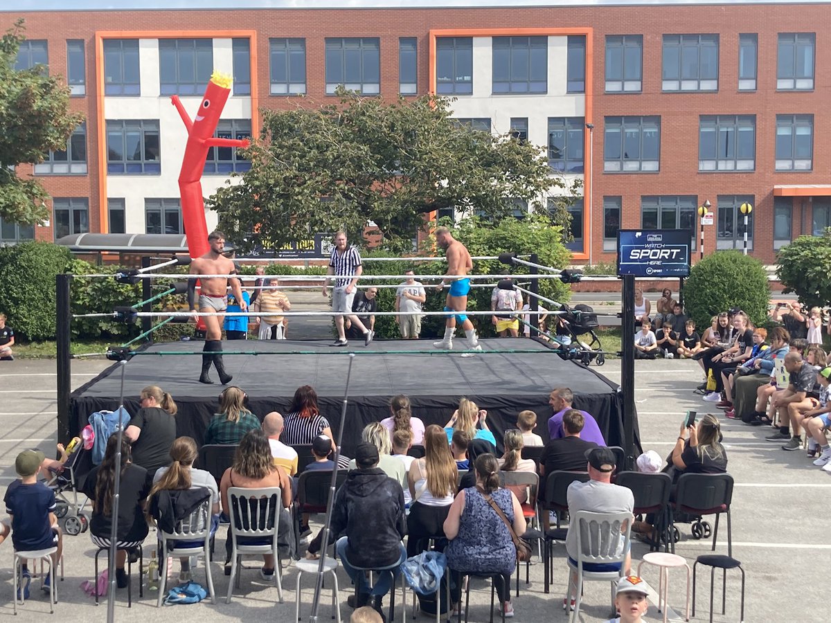 PCWsoundguys's tweet photo. Free show today at the #spendykepub in Blackpool.  @TheJoeyHayes vs #rossyrascal to begin https://t.co/xxQs9BmXSB