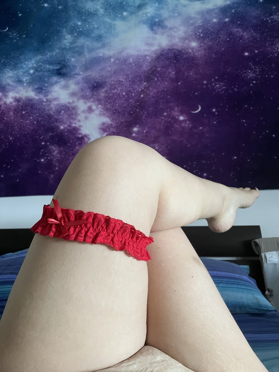 MissMonia44's tweet photo. Che ne pensate ?? ❤️‍🔥🔞🦶🏻buona domenica a tutti 💞 #feetfethish #moglieesibizionista #sexywife #moglieitaliana @MissMonia44 https://t.co/TMc94QHRjt