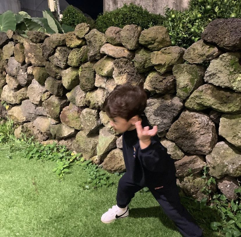 mirip daddy nya . . . petakilan . . . 

<a href="/ahnticipate/">Alex Abraham</a>