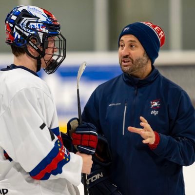 AyrCentennials's tweet photo. Great to meet @adlermannheim head coach @luigi_calce 
You only need watch these kids play to realize they are very well coached. Plus he is funny…really funny 😄  Oh yeah and he gave me a Jungadler sweet shirt 😂 @4_cens @ToddHlushko @sachockey1899 https://t.co/zd3iLxy7sf