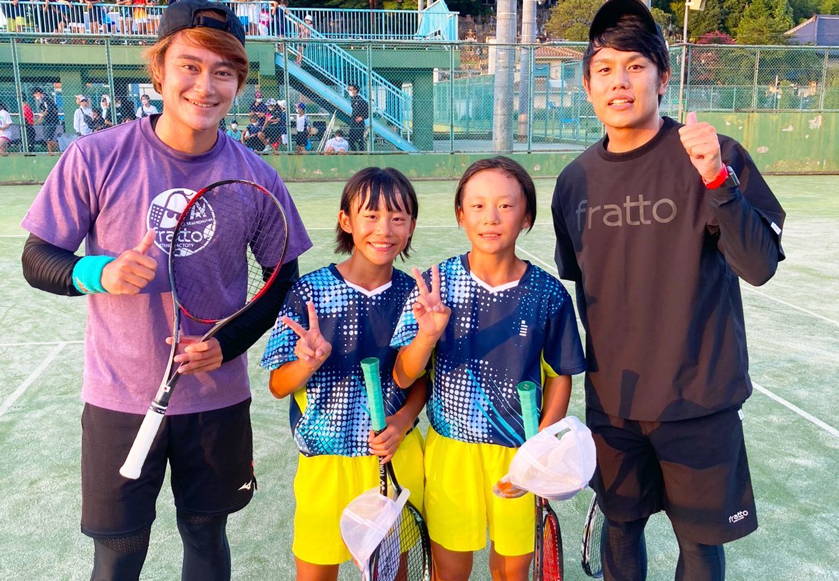カンボジアのまさと🇰🇭 (@masato_ogiwara) on Twitter photo 【UNITY杯スペシャルマッチ】
この夏全小チャンピオンの大武・大武ペアとふねみー・まさとでチャレンジマッチをしました!
試合は船水雄太チャンネルで公開予定です!
<a href="/FunemizuYuta/">船水雄太/Yuta Funemizu</a> 【UNITY杯スペシャルマッチ】
この夏全小チャンピオンの大武・大武ペアとふねみー・まさとでチャレンジマッチをしました!
試合は船水雄太チャンネルで公開予定です!
<a href="/FunemizuYuta/">船水雄太/Yuta Funemizu</a>