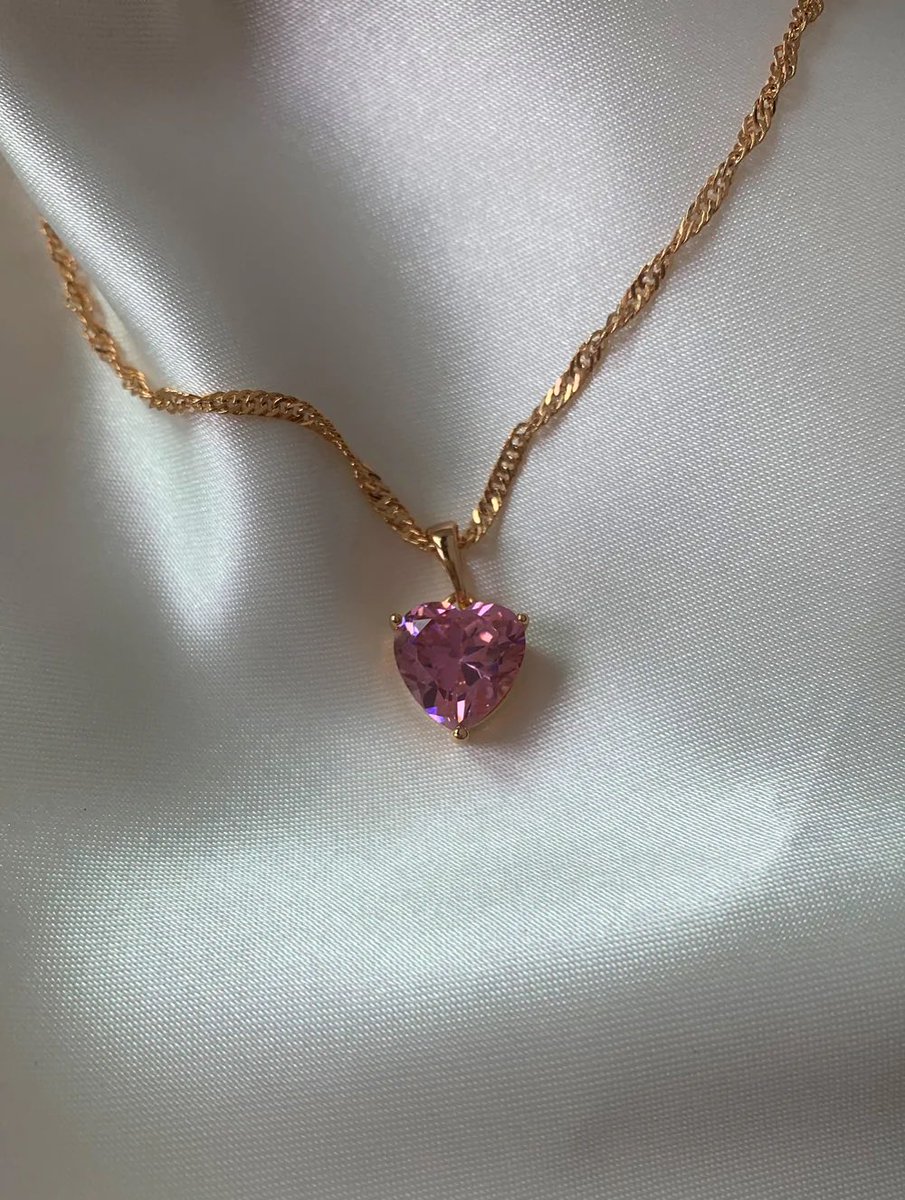 300moods's tweet photo. pink heart necklace 💗✨ https://t.co/ZW9ul9NX4v