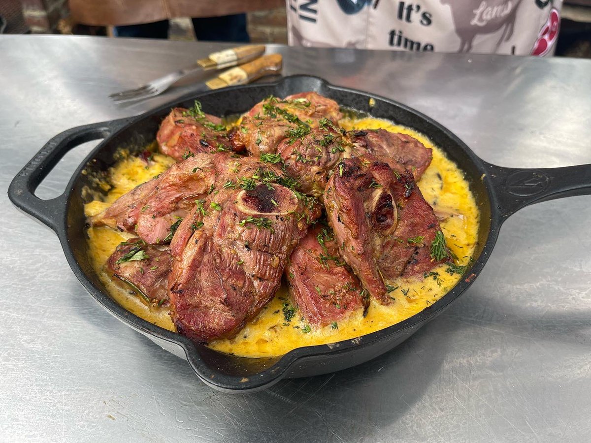 Carnero_Gourmet's tweet photo. Para hoy domingo un buen almuerzo con chuletas de pierna de cordero de @Carnero_Gourmet el mejor cordero de Colombia https://t.co/R25co8b2IO