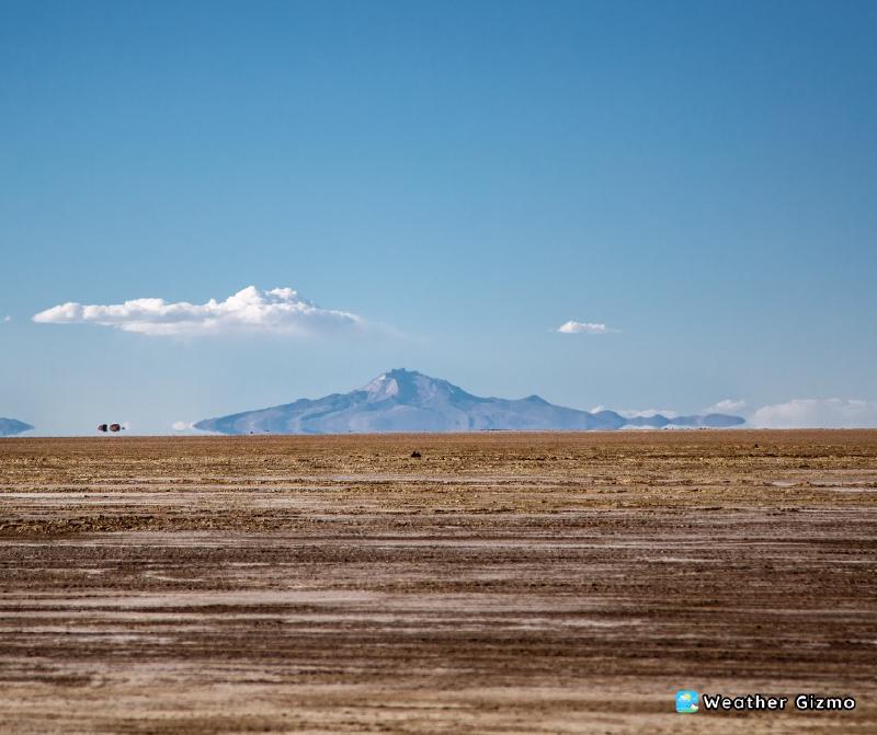 clima_cam's tweet photo. What is a mirage and where does it come from?

Mirage is undoubtedly one of the most mysterious atmospheric phenomena that has always been associated with secrets and legends. But in reality, the mirage is easily explained from a scientific point of view. https://t.co/qvUyi0ctMU