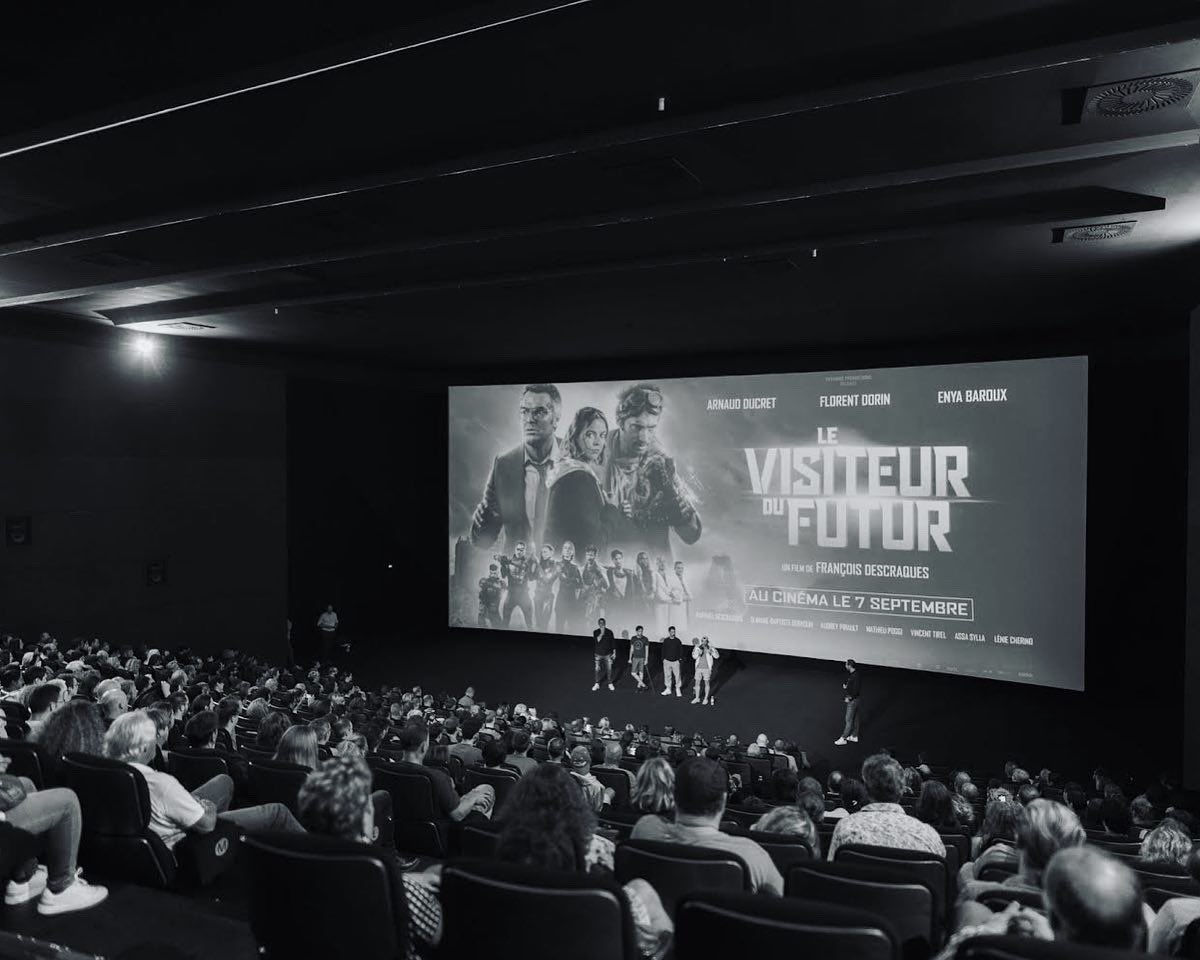 F_Descraques's tweet photo. Souvenirs de l’avant-première sold out de #LeVisiteurDuFutur à @UGCcinemas Ludres / Nancy. Avec la présence de 2 enfants qui jouent dans le film ( je parle pas de Florent Dorin et @VincentTirel )

📷 Charly, Atelier Photographique. https://t.co/LS7EEB12i0
