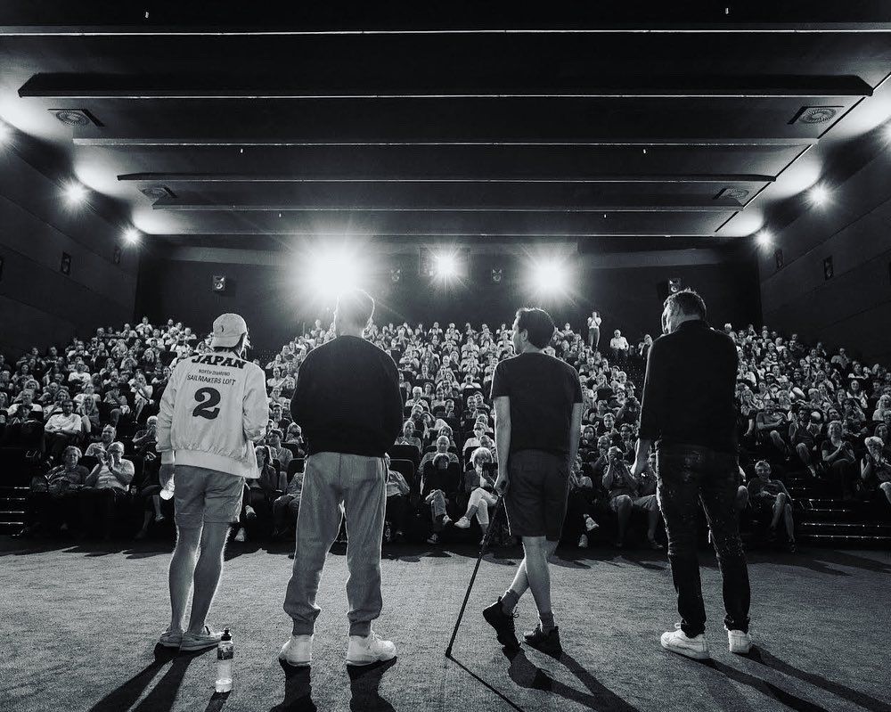 F_Descraques's tweet photo. Souvenirs de l’avant-première sold out de #LeVisiteurDuFutur à @UGCcinemas Ludres / Nancy. Avec la présence de 2 enfants qui jouent dans le film ( je parle pas de Florent Dorin et @VincentTirel )

📷 Charly, Atelier Photographique. https://t.co/LS7EEB12i0