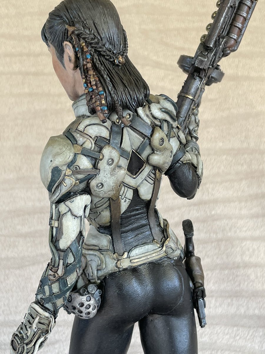 MassimoVallery's tweet photo. Iria the bounty hunter from “Zeiram “, a tokusatsu by Keita Amemiya, sculpted by Takayuki Takeya #kamehousestudio #takayukitakeya #keitaamemiya #massimovallery #iria #zeiram #tokusatsu #vinylkit #vallejocolor #liquitexcolor https://t.co/WLflmZgvD3