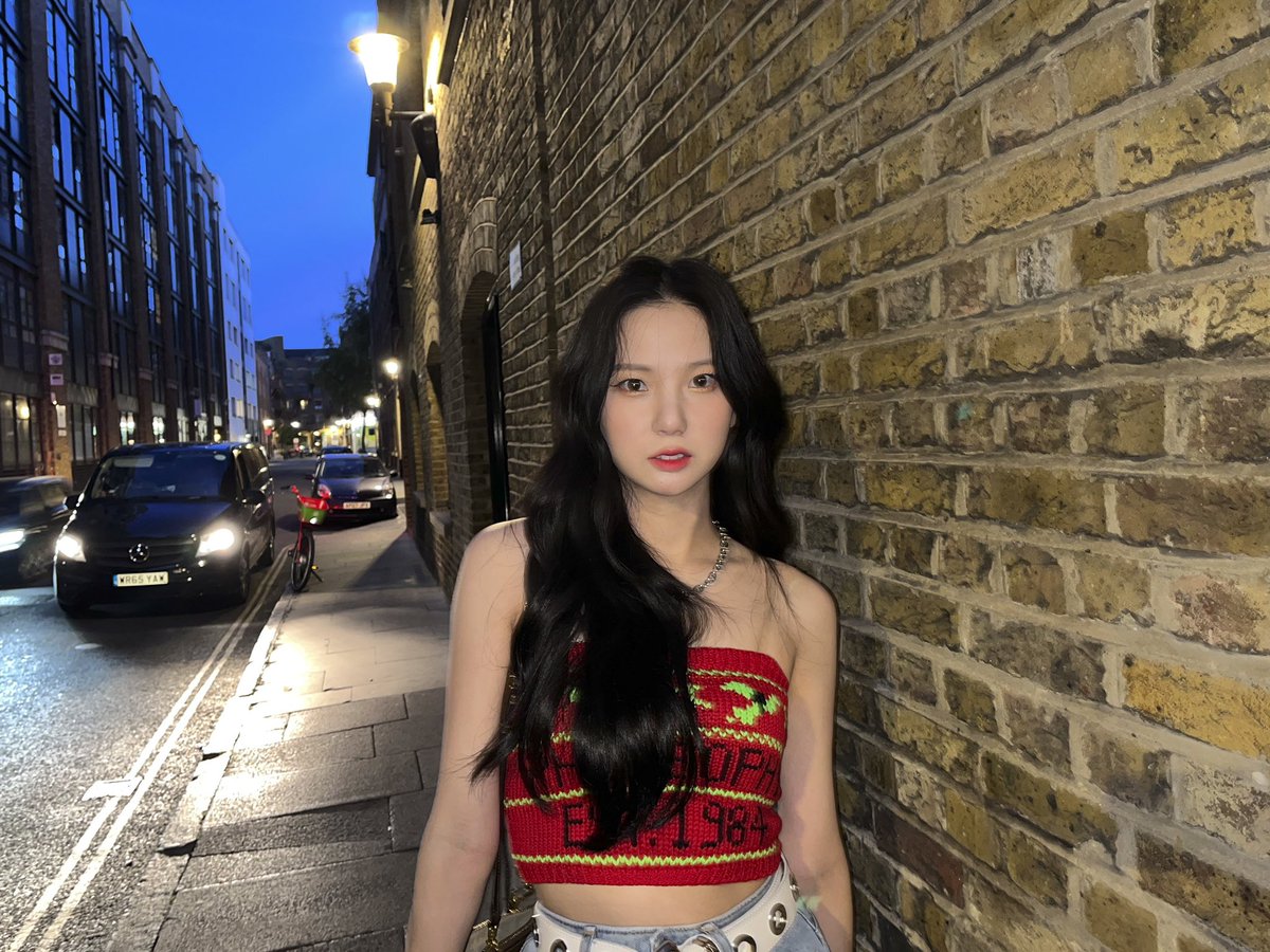 S097R's tweet photo. 런던때❤️ https://t.co/G83SV00U7l