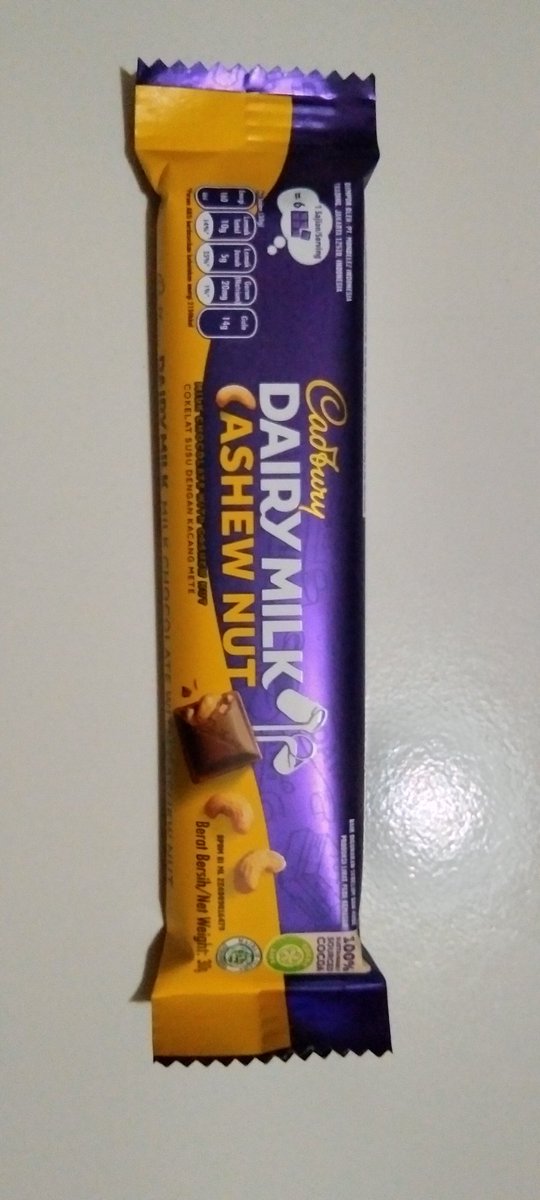 VKorosaki's tweet photo. 🙂yg kecil aja dulu nanti baru yg besar #dairymilk https://t.co/LXYMrgy15J